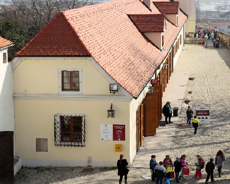 Grajska konjušnica